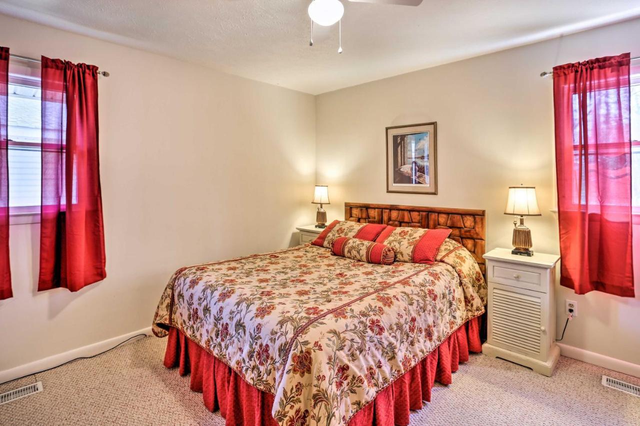 Lake Waccamaw Home With Fenced Yard And Shared Pier! Екстер'єр фото